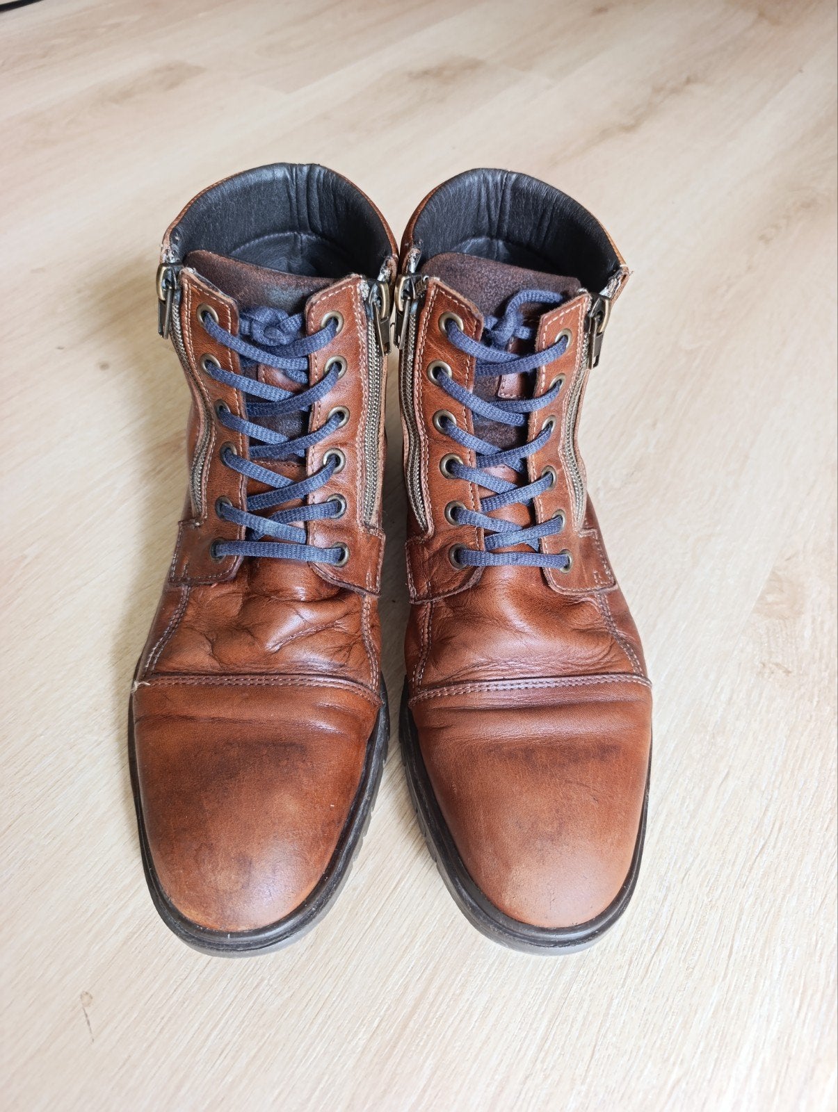 Chaussures en cuir Bullboxer taille 41, Enlèvement