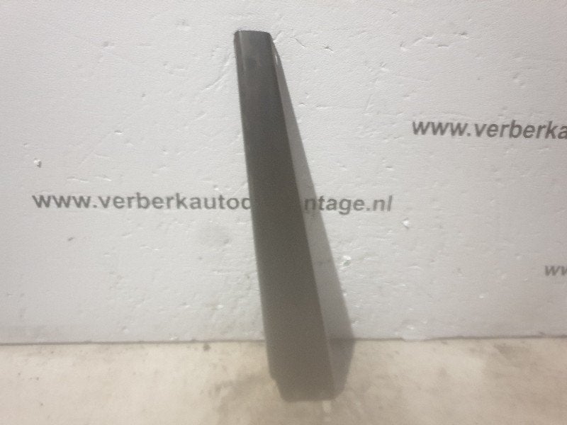 CACHE PLAQUE b stijl rechts buiten Audi 80 (B4), Auto-Union-Straße  1,
85057  Ingolstadt, DE, Info@audi.de, Audi, Utilisé