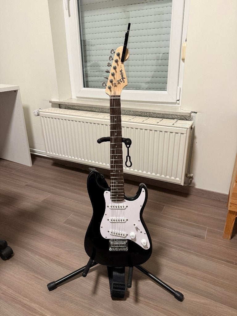 Mini guitare Squier avec haut-parleur, Musique & Instruments, Enlèvement, Neuf, Autres marques, Avec ampli