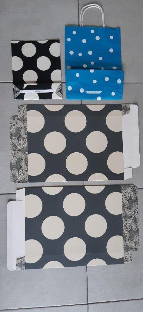 4x geschenkverpakking bollen zwart / grijs / blauw cadeauzak, Ophalen of Verzenden, Zo goed als nieuw, Overige typen