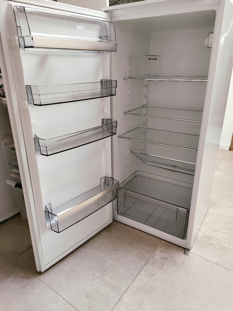 AEG inbouwkoelkast 122cm, Ophalen, 120 tot 140 cm, 200 liter of meer, 45 tot 60 cm