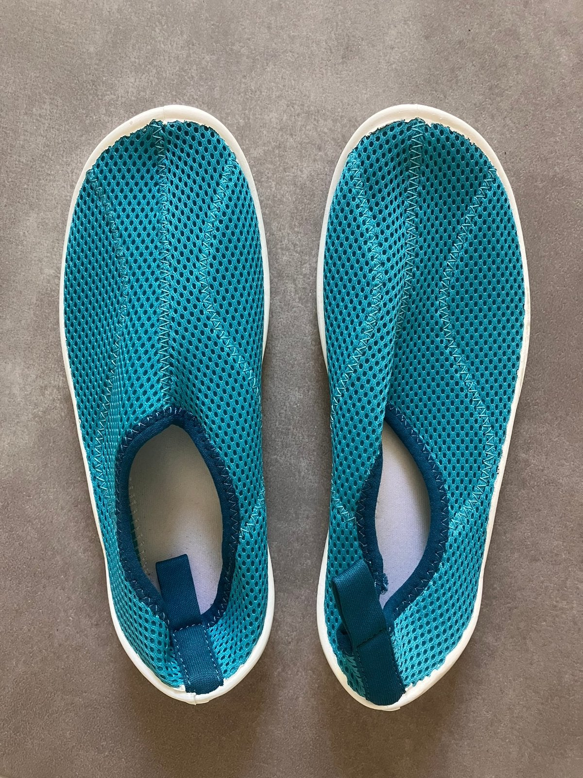 Waterschoenen maat 34-35, Kinderen en Baby's, Kinderkleding | Kinder-zwemkleding, Ophalen, Zo goed als nieuw