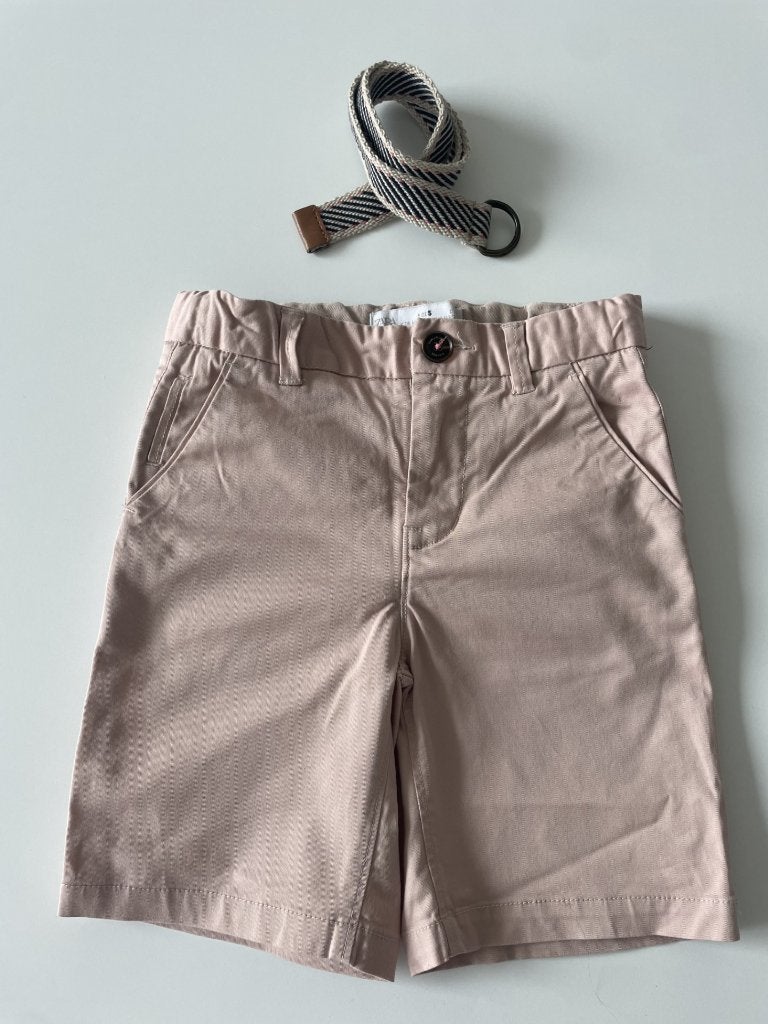 Roze short met bijpassende riem maat 110, Kinderen en Baby's, Kinderkleding | Maat 110, Zo goed als nieuw, Jongen, Broek, Ophalen of Verzenden