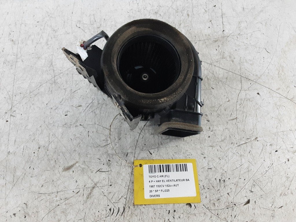 DIVERS DIVERS Toyota C-HR (X1,X5) (01-2016/-) (G923047080), Mevr. I. Hauben, Toyota, Utilisé, Rue de l'Espoir 34 34
4030  GRIVEGNÉE, BE