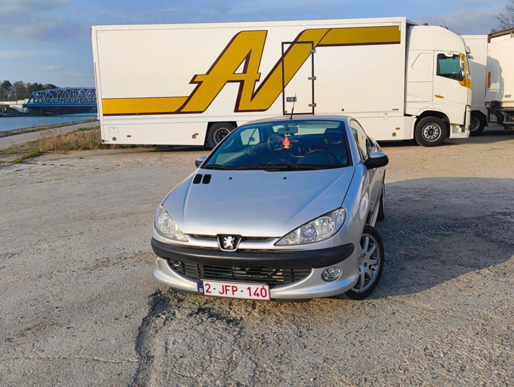Peugeot 206cc, subwoofer en audio systeem, Autos, Peugeot, Particulier, ABS, Airbags, Alarme, Android Auto, Ordinateur de bord