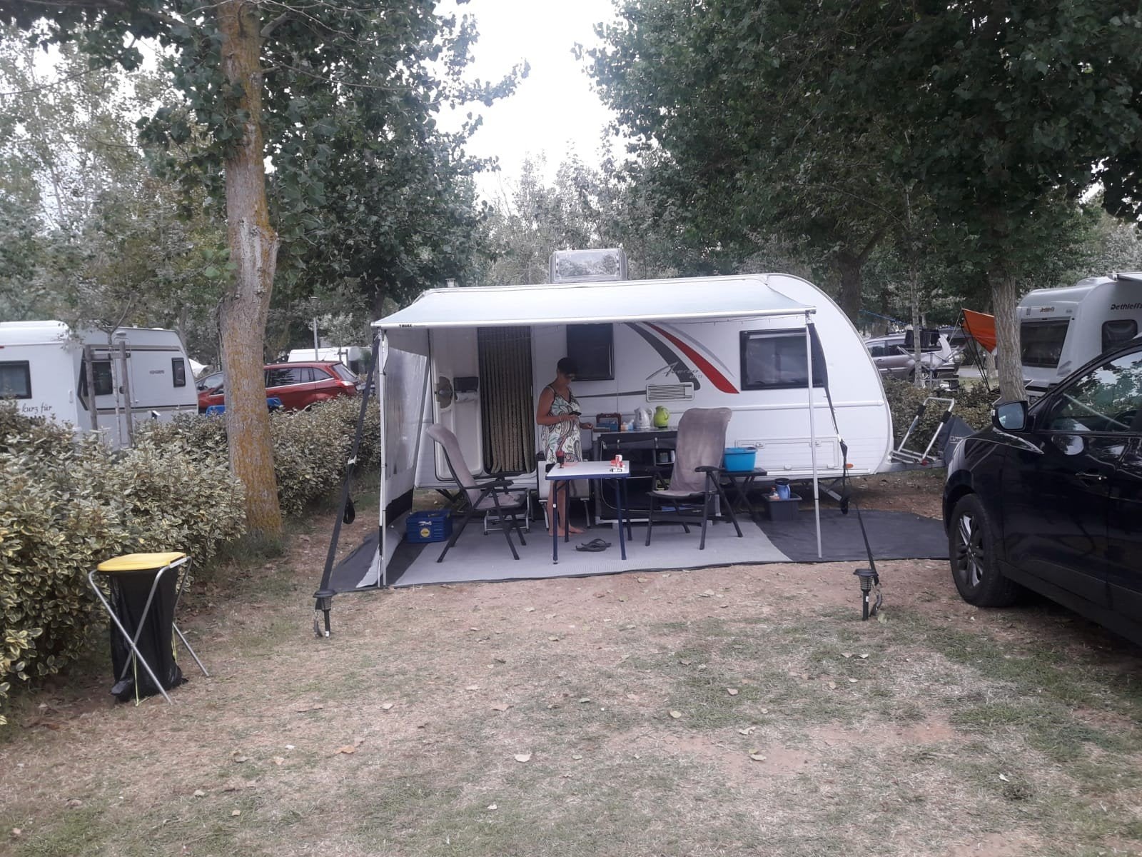 Bürstner Averso 430 TS, Jusqu'à 4, 4 à 5 mètres, Poêle, Bürstner