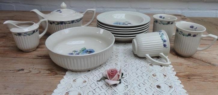 Jet bramen en viooltjes servies delen o.a. soepborden, Gebruikt, -, -, Overige typen