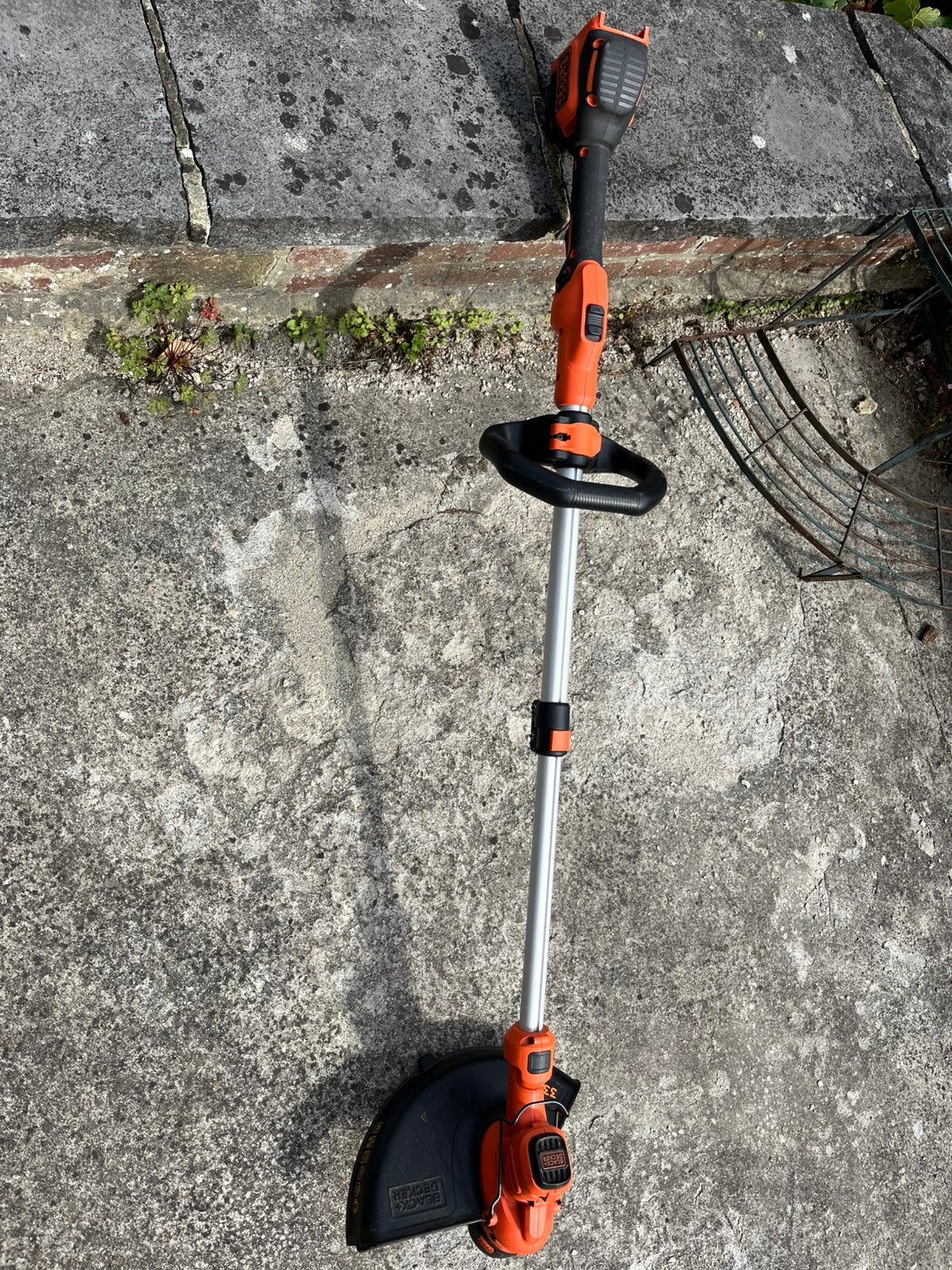 Coupe bordure Black et Decker, Jardin & Terrasse, Enlèvement, Comme neuf, Batterie