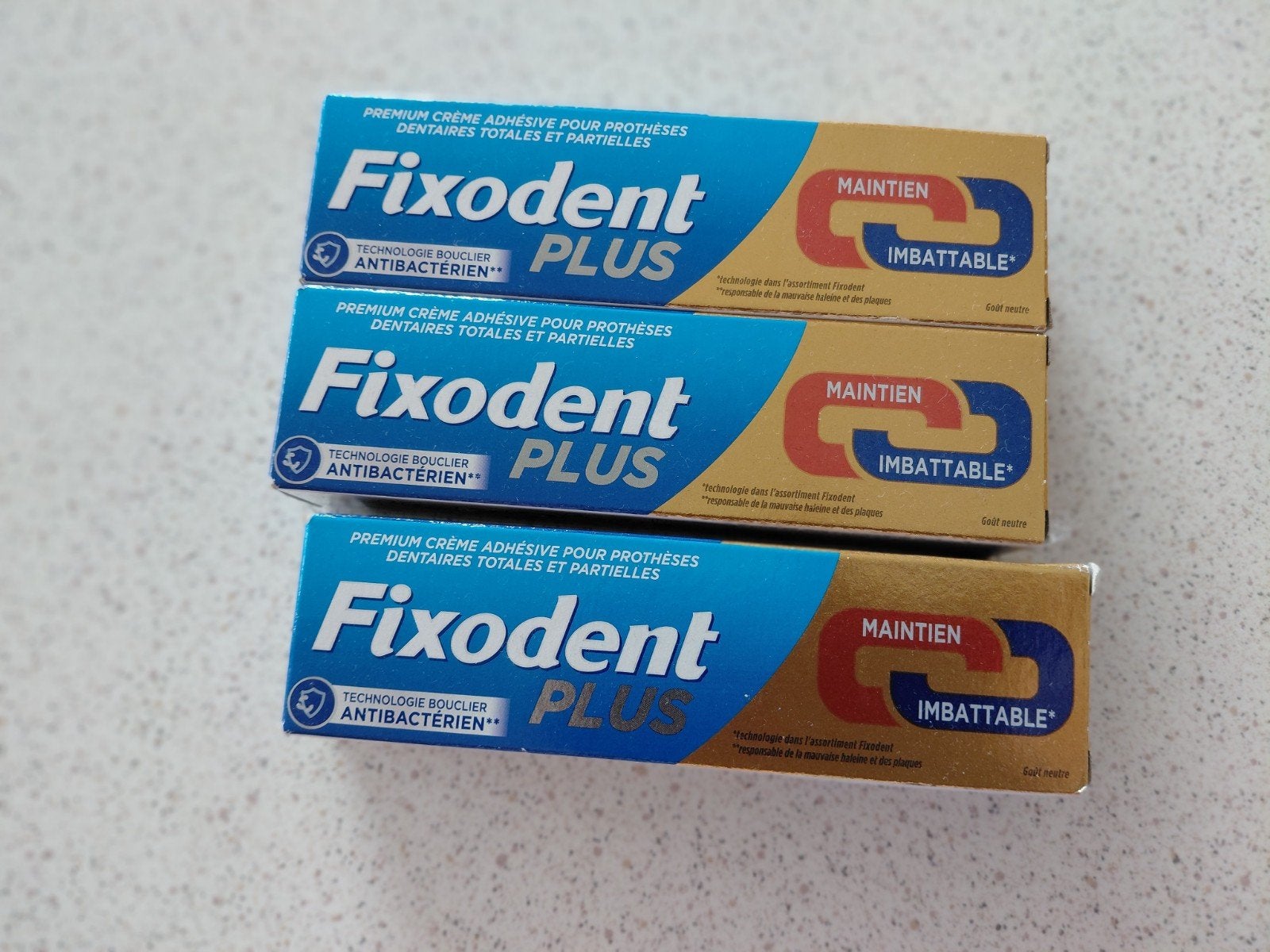Fixodent , tubes neuf, colle pour prothèses dentaires, Bijoux, Sacs & Beauté, Beauté | Soins de la bouche