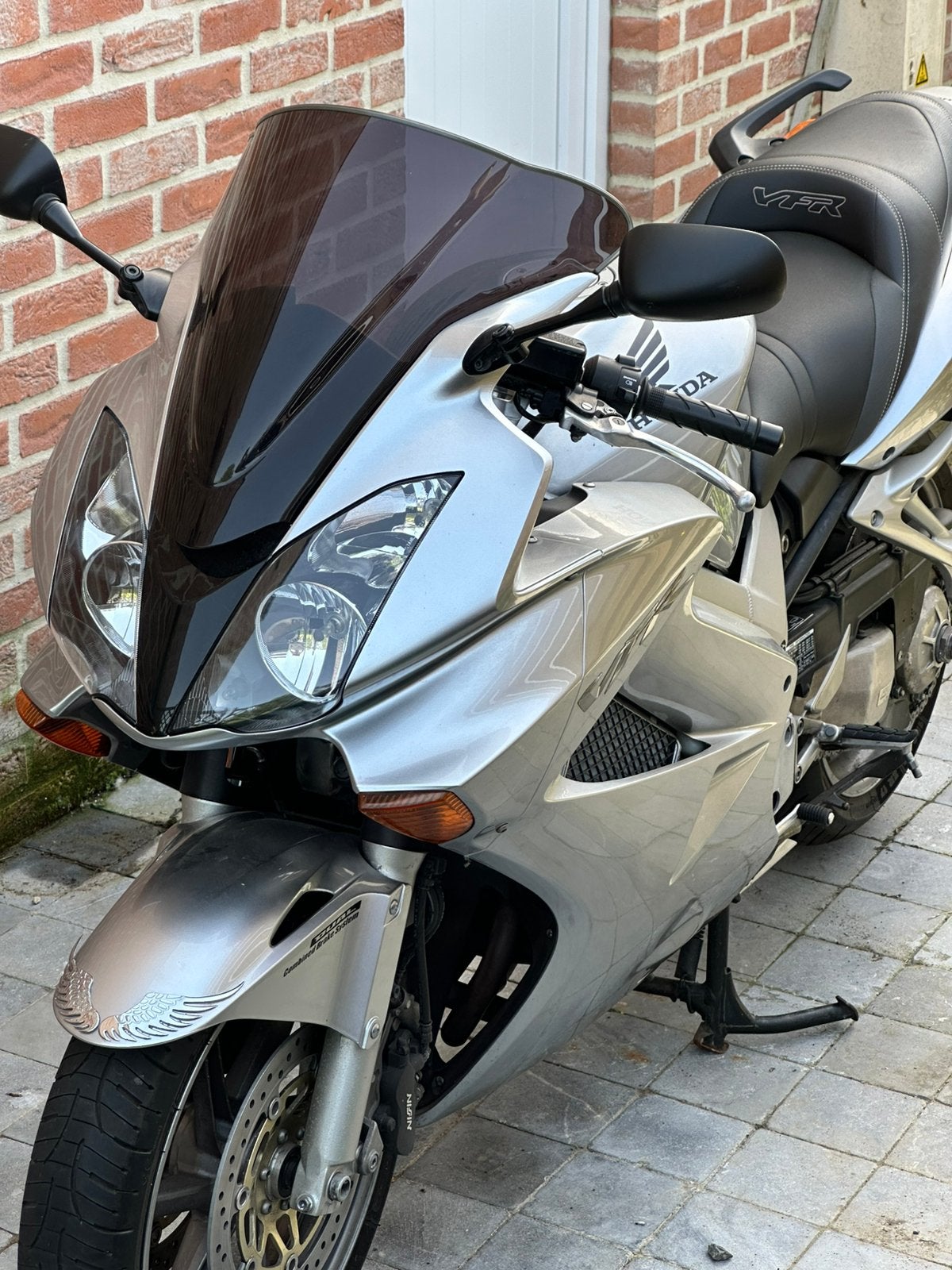 Honda VFR 800 contrôle technique ok, Motoren, Motoren | Honda, Particulier, Sport, meer dan 35 kW, 4 cilinders, Motorrijbewijs A