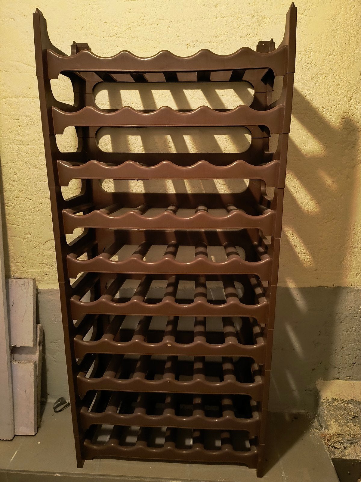 Casier à vin en plastique empilable - 10 pièces (pour 60 bou, Maison & Meubles, Enlèvement, Utilisé, Synthétique, 25 bouteilles ou plus