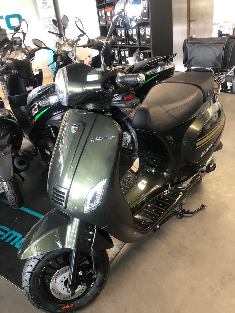 Neco azzuro gp 50 Actie €1599+ helm +opbergbagage, Fietsen en Brommers, Ophalen, Nieuw, Klasse B (45 km/u), Benzine