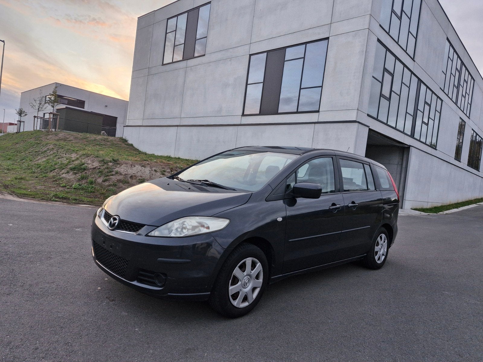 Mazda 5 1.8 Essence 7 places — Très bon état — Inspection, Autos, Argent ou Gris, Achat, 7 places, Boîte manuelle