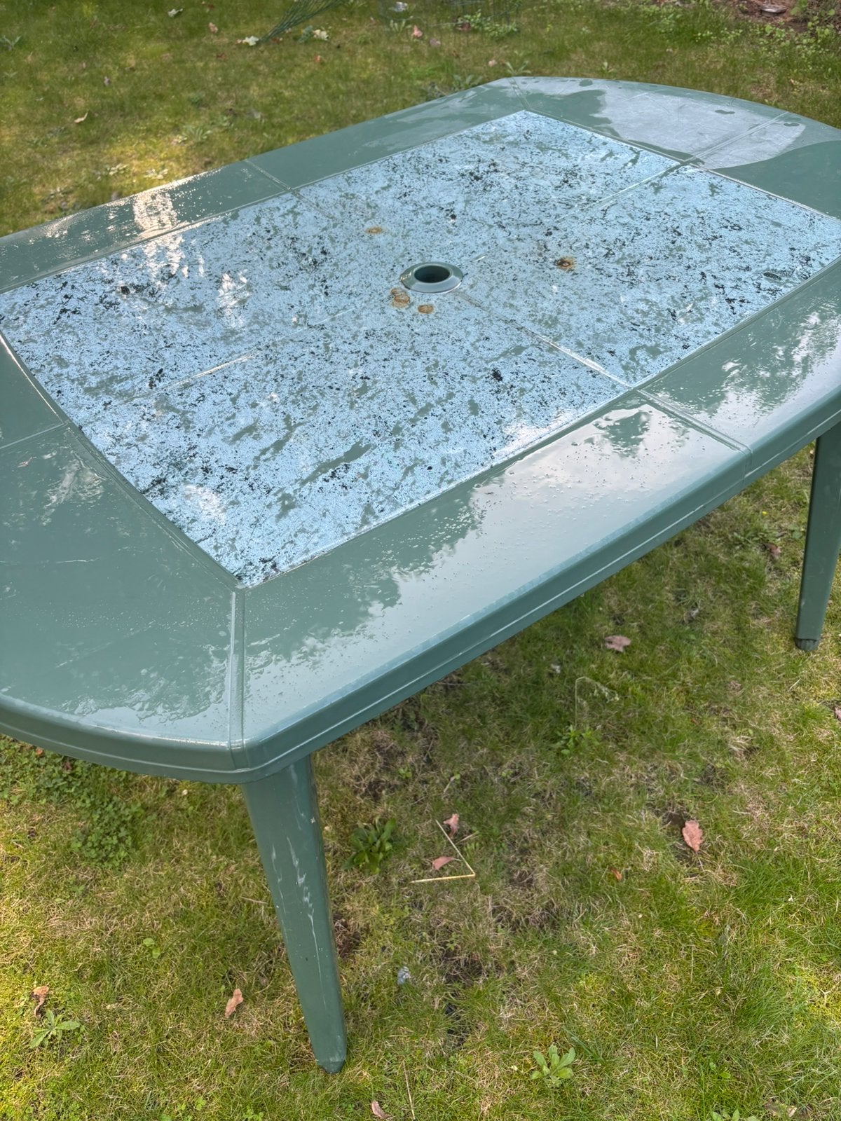 Gratis tuintafel met 6 stoelen en trampoline, Ophalen, Gebruikt
