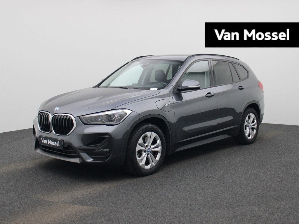 BMW X1 xDrive25e (162 kW) (automatique), Argent ou Gris, 750 kg, Entreprise, Noir