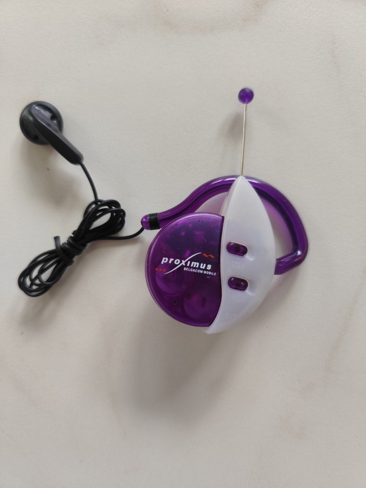 Proximus radio met oortjes., Verzamelen, Overige Verzamelen, Ophalen