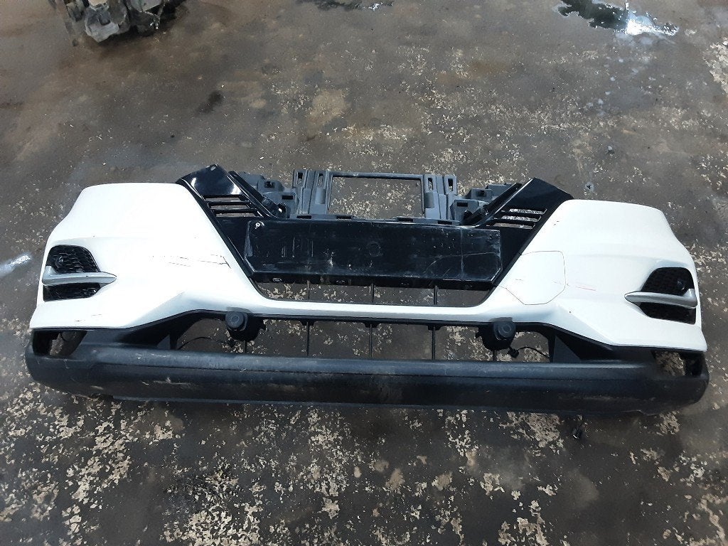 BUMPER VOOR Nissan Qashqai (J11) (01-2013/-), Auto-onderdelen, Gebruikt, Voor, Mevr. I. Hauben, Bumper