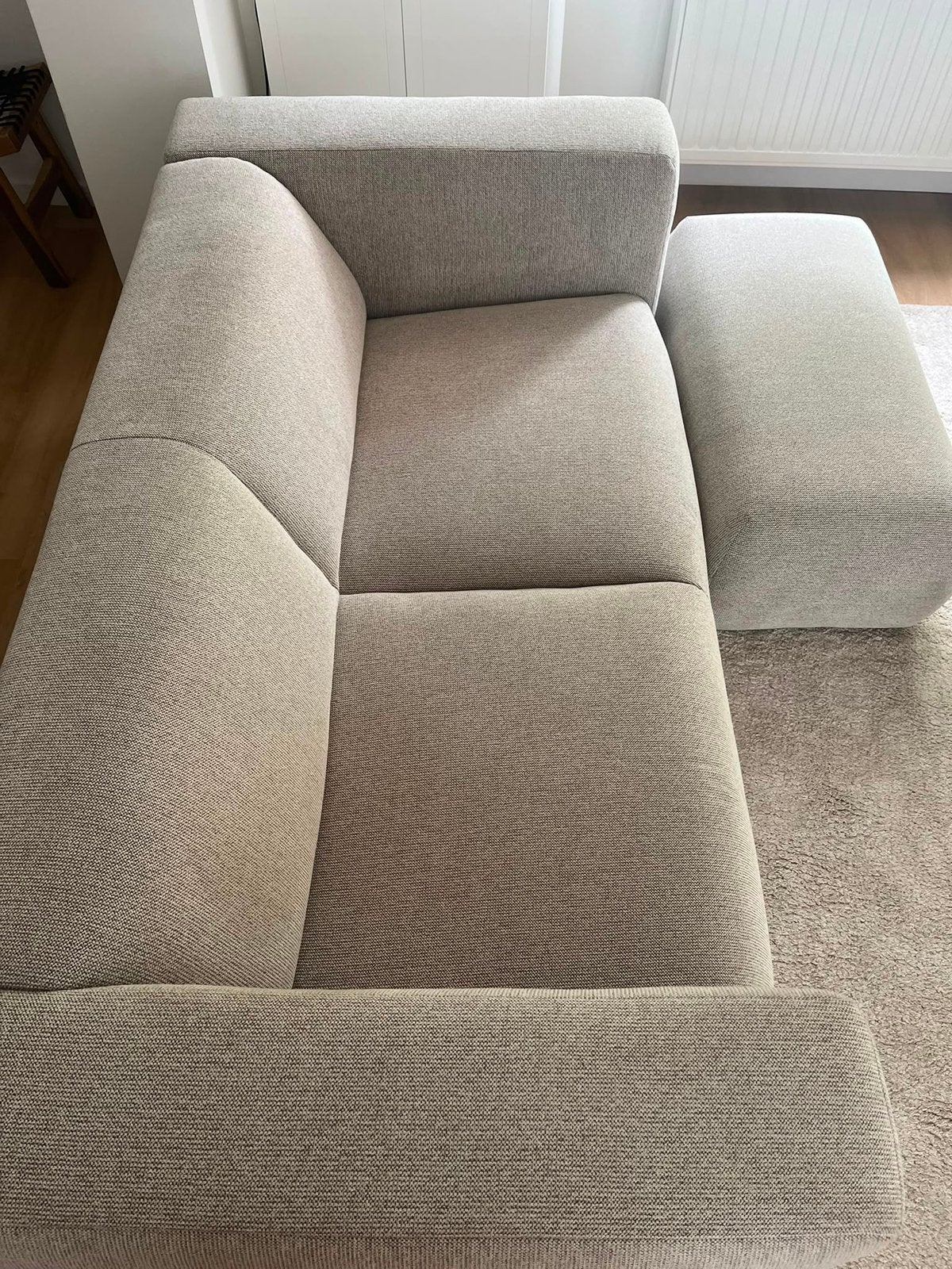 Canapé moderne 2,5 places + pouf assorti – Comme neuf !, Enlèvement, Comme neuf