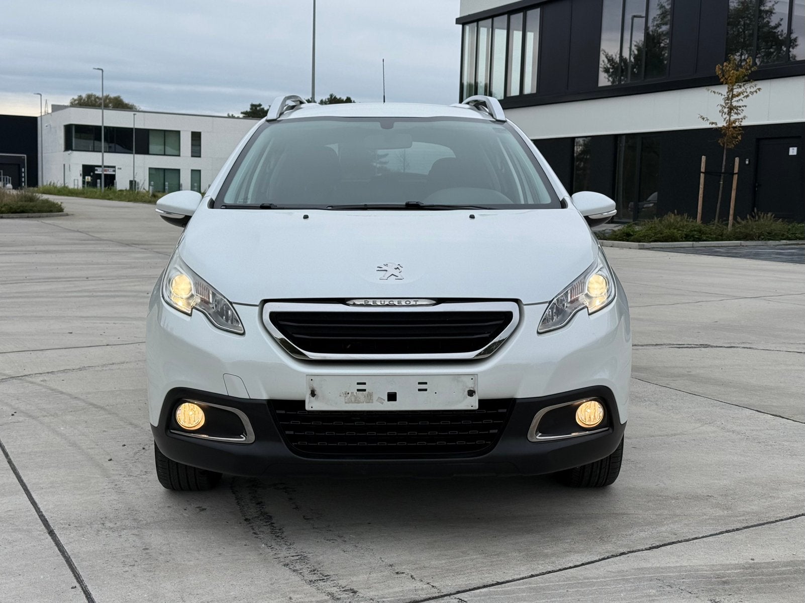 Peugeot 2008 - 1.2 Benzine - Nieuwe D-Riem, Voorwielaandrijving, Stof, Isofix, 1199 cc