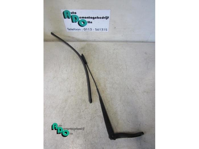 Ruitenwisserarm voor van een Renault Clio (Clio 3 06-), Auto-onderdelen, Ruiten en Toebehoren, Gebruikt, -, Renault, -