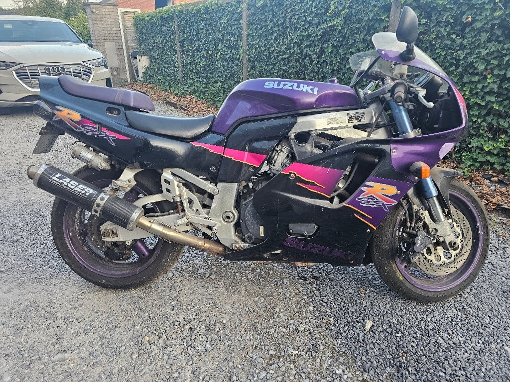 2 pièces de projet Suzuki GSXR GSX-R 750, Motos, Entreprise, Plus de 35 kW, Super Sport, 4 cylindres