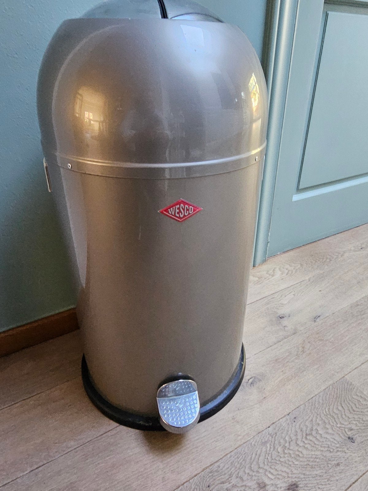 WESCO  pedaalemmer  grijs, Ophalen, 50 – 75, Gebruikt, Met pedaal