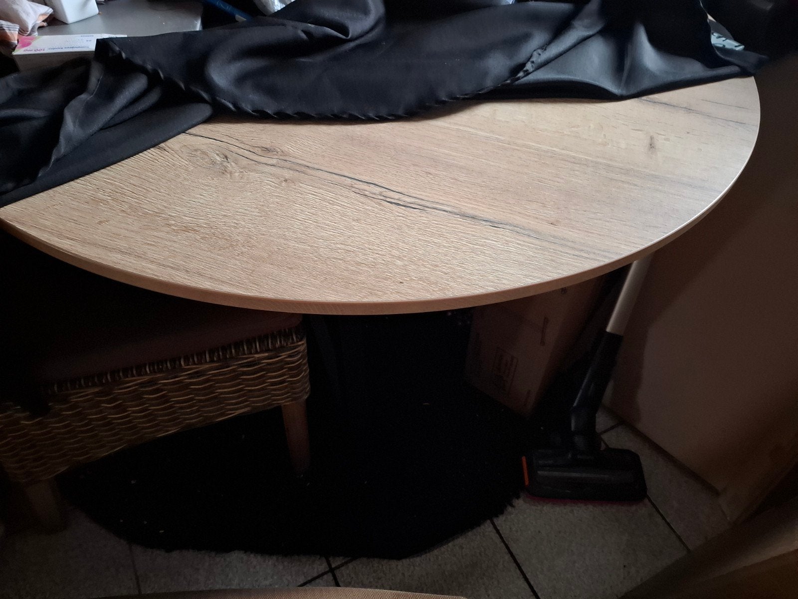 Eettafel en salontafel, Ophalen