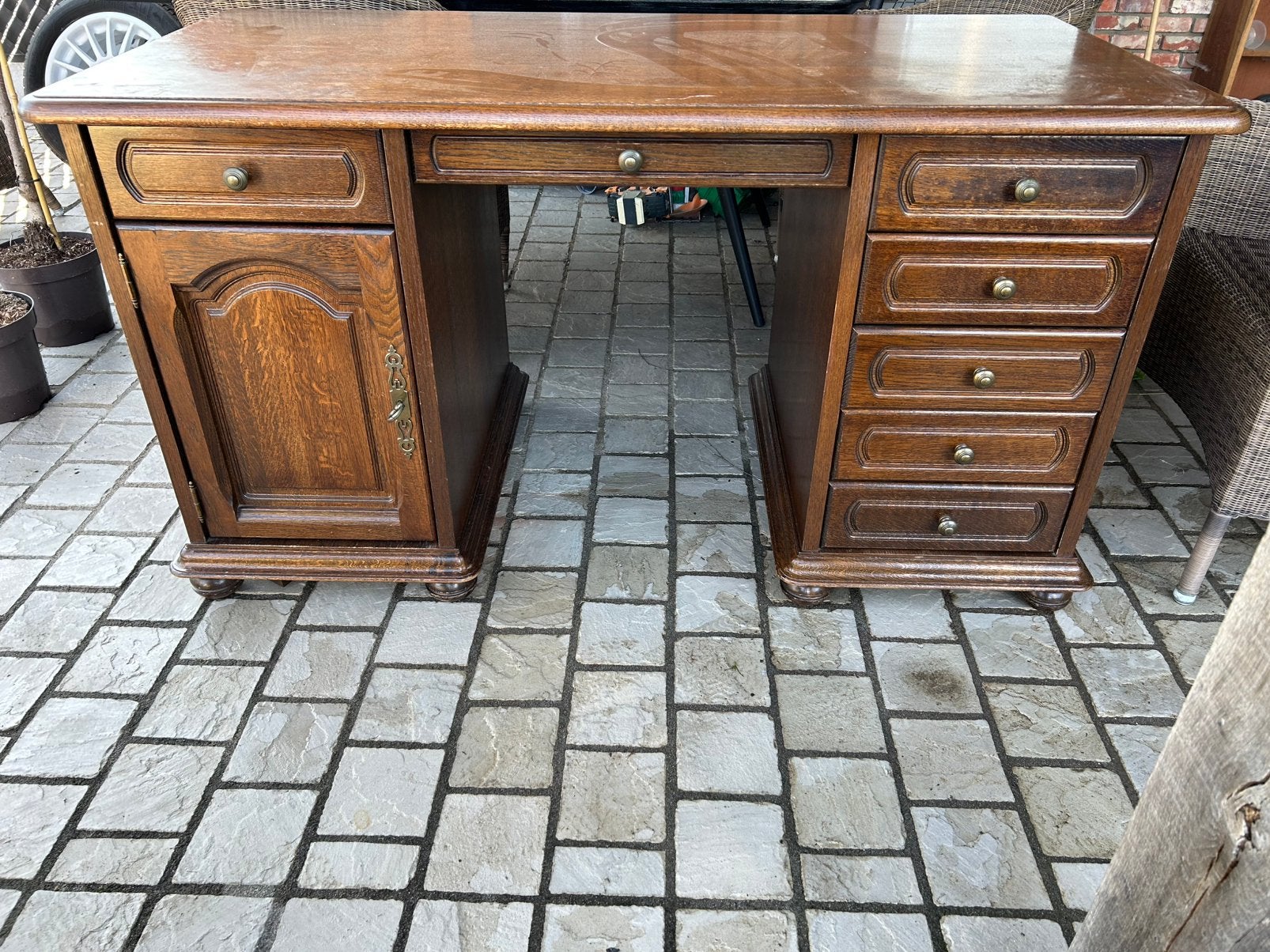 Massieve bureau, Ophalen