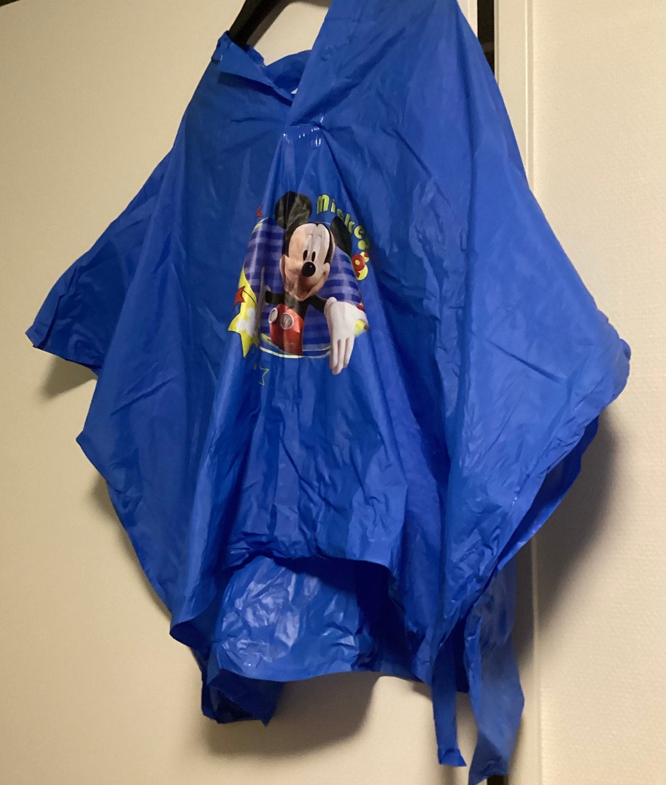 Disney regencape z.g.a.n. maat van 5 t/m 10 jaar+druknopen, Enfants & Bébés, Accessoires de mode pour enfants, Enlèvement ou Envoi