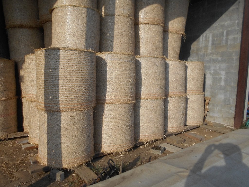 MIDI BALEN HOOI en kleine balen stro, Articles professionnels, Agriculture | Aliments pour bétail, Enlèvement