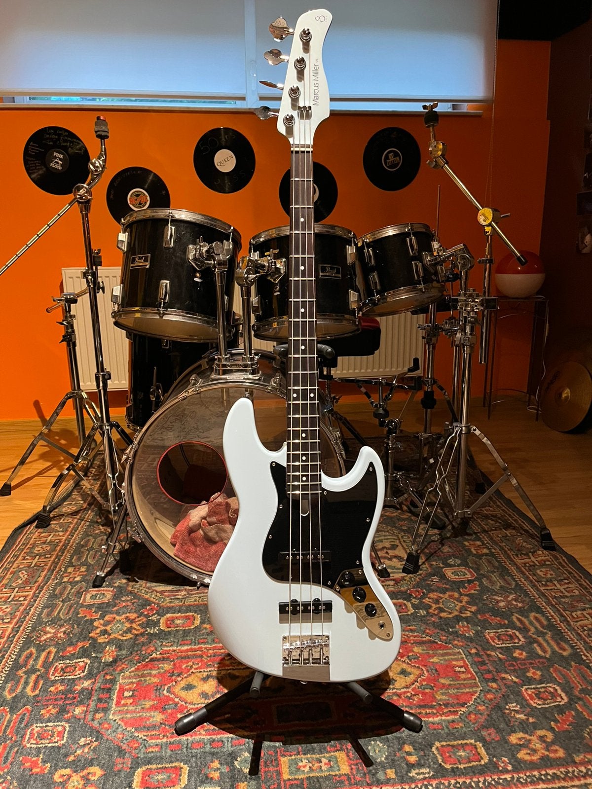 Marcus Miller V3P, Enlèvement