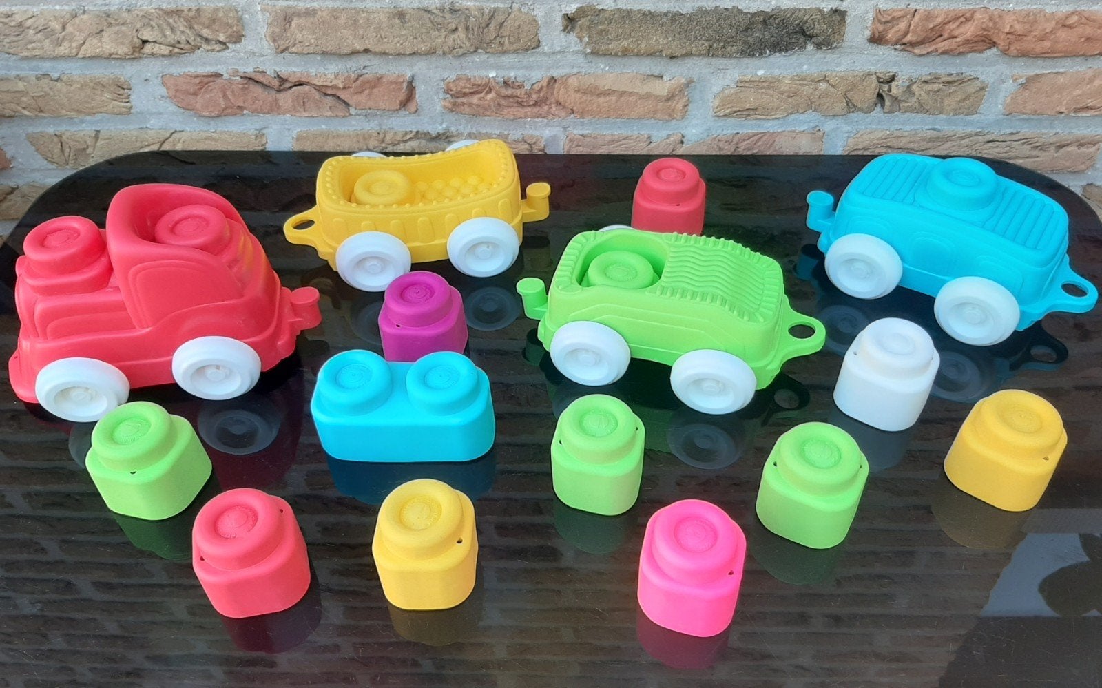 kleurrijke clemmy trein + zachte blokken, Kinderen en Baby's, Speelgoed | Bouwstenen, Ophalen, Zo goed als nieuw, Overige merken