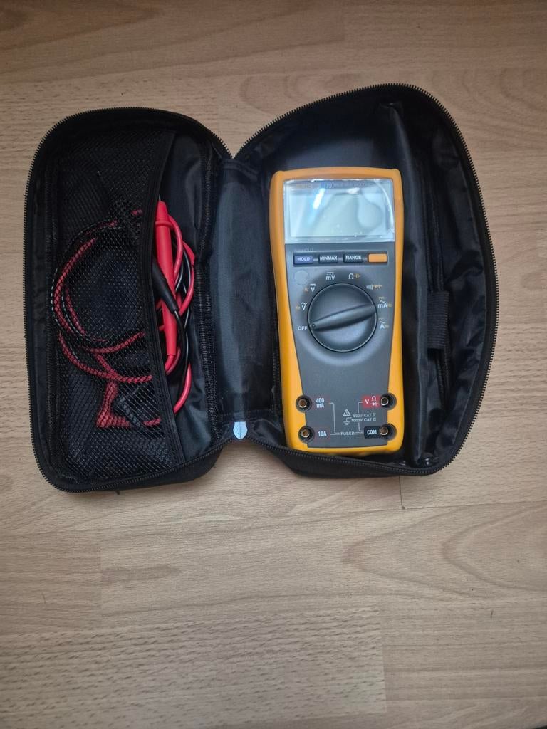 Multimètre Fluke 175 True RMS avec cordons de test et sac, Bricolage & Construction, Instruments de mesure, Multimètre, Enlèvement ou Envoi