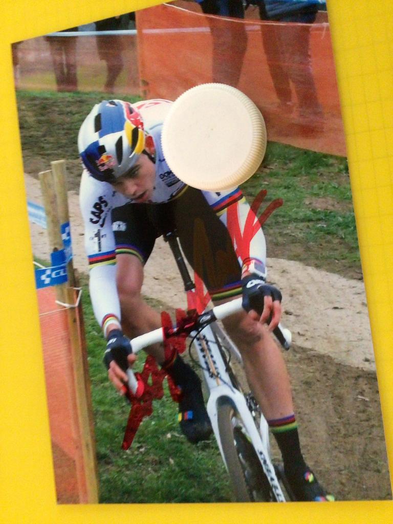 wielerfoto wk team cibel wout van aert signe, Envoi, Comme neuf