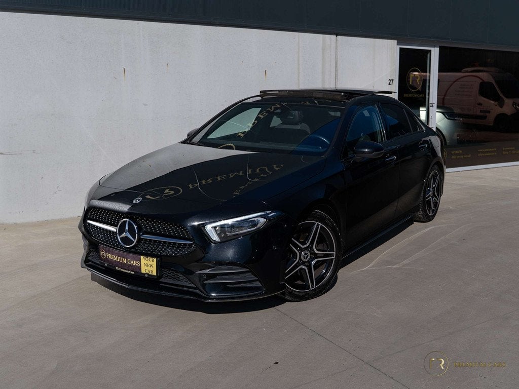 Mercedes-Benz A-Klasse 180 AMG l Limousine l Pano l Pr, Auto's, 4 deurs, Gebruikt, Zwart, 136 pk