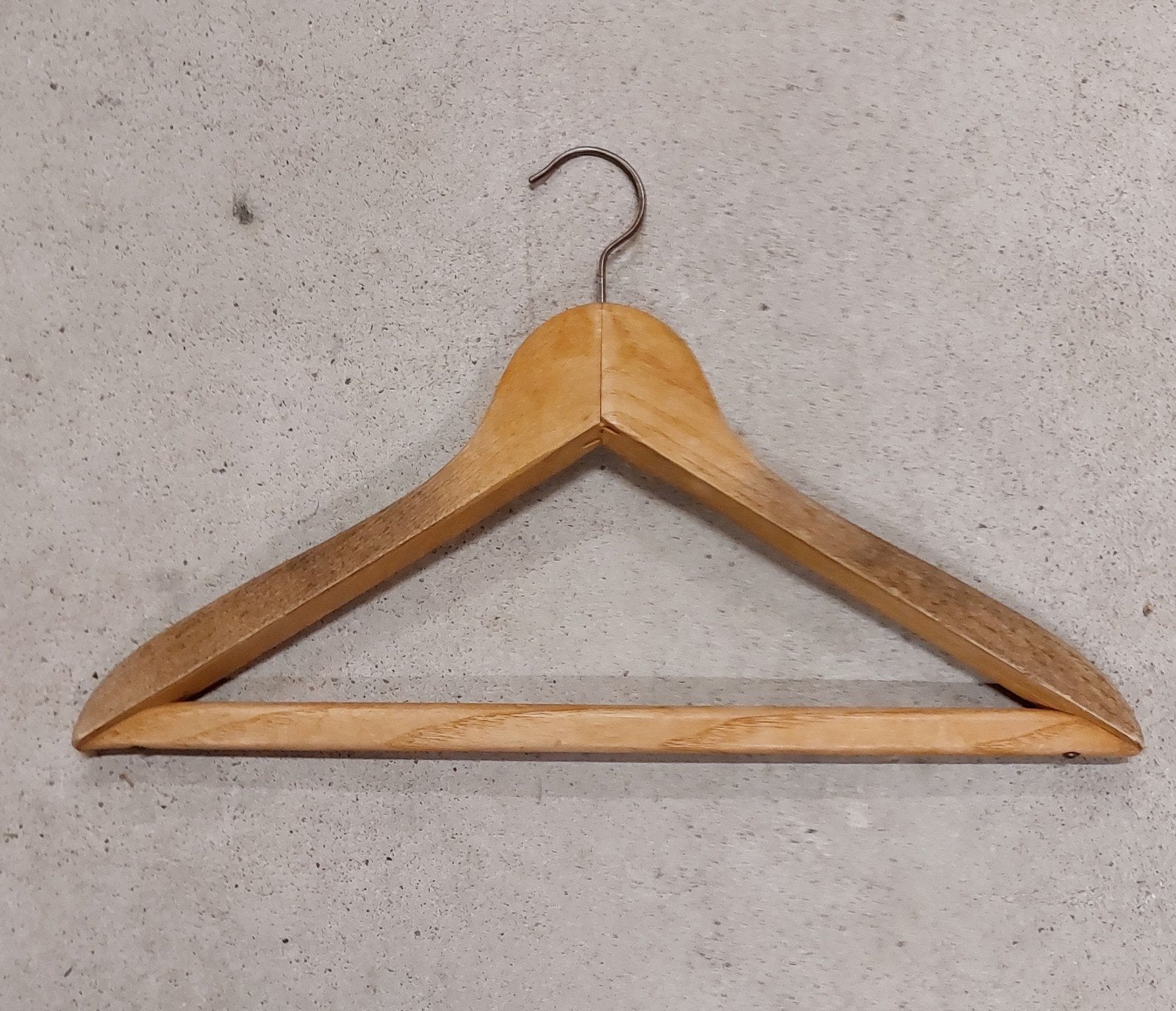 recherche ancien cintre en bois, Enlèvement, Bois