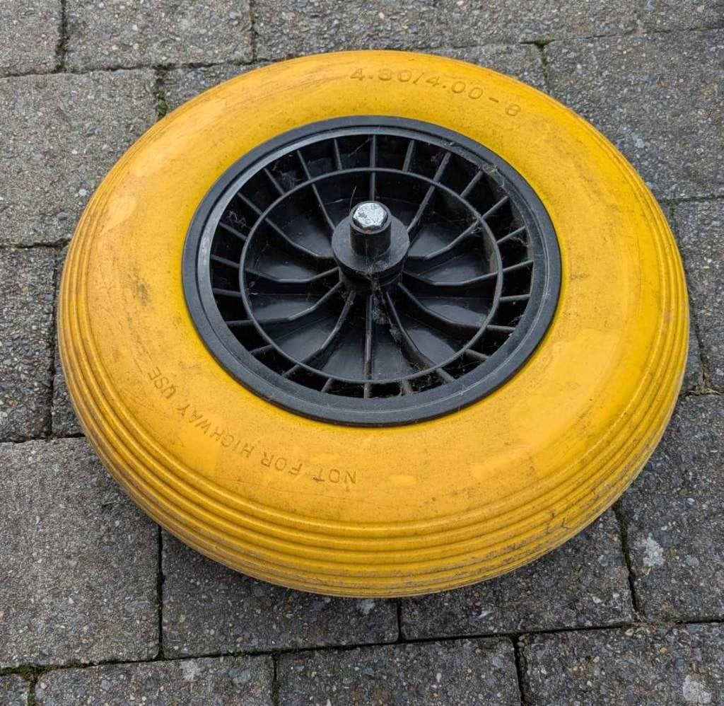 Kruiwagenwiel volle band, Tuin en Terras, Ophalen, Gebruikt, Handmatig