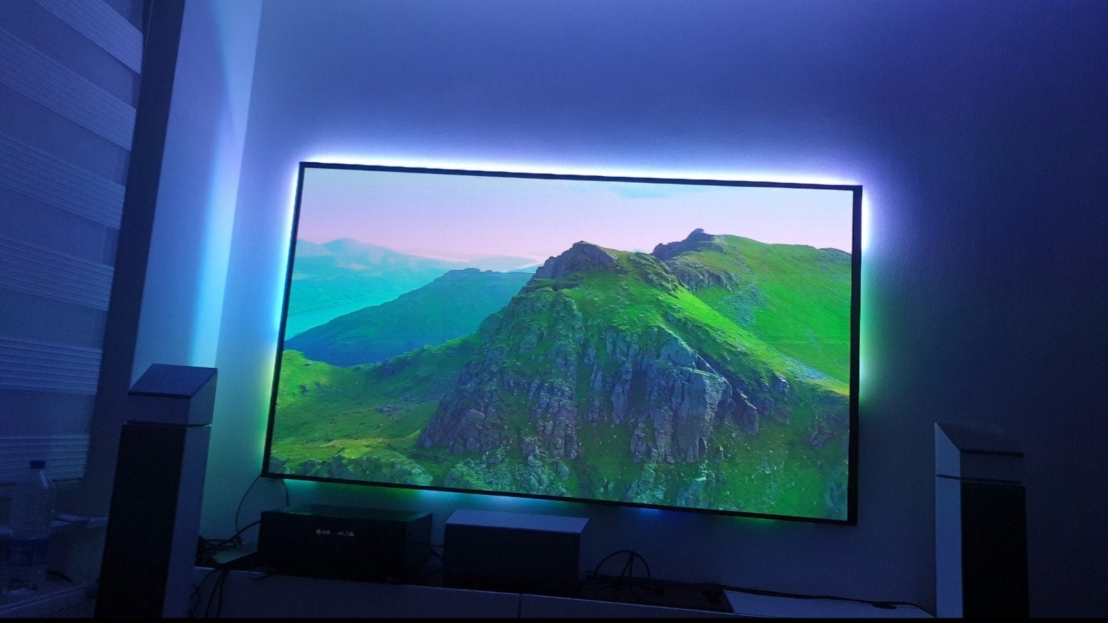 Beamer/Projecteur 4K +AMBILIGHT+ÉCRAN DE PROJECTION 215cm, TV, Hi-fi & Vidéo, Projecteurs vidéo, Enlèvement