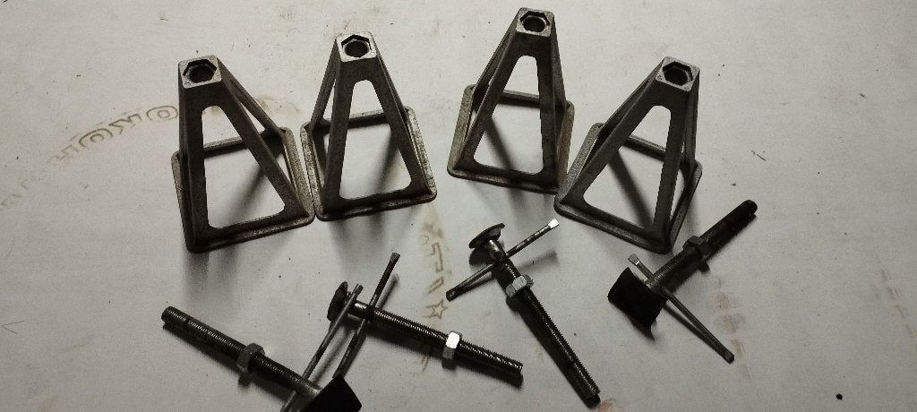 2 sets van ( 2x2 st.)steunpoten, Caravans en Kamperen, Ophalen, Zo goed als nieuw