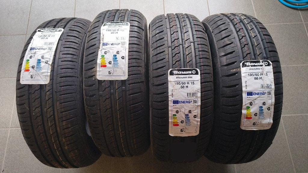 4 pneus BARUM BRAVURIS 5HM 195/60/R15 88H NEUFS, Neuf, 15 pouces, Pneus été, Pneu(s)