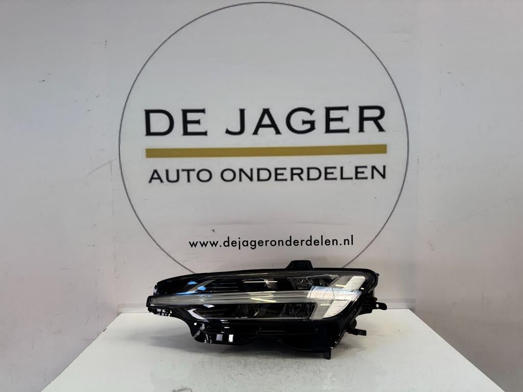 Phare avant gauche LED central pour Volvo V60 S60, r f rence, Gunnar Engellaus vag 8
405 31  Gothenburg, SE, Info@volvocars.com