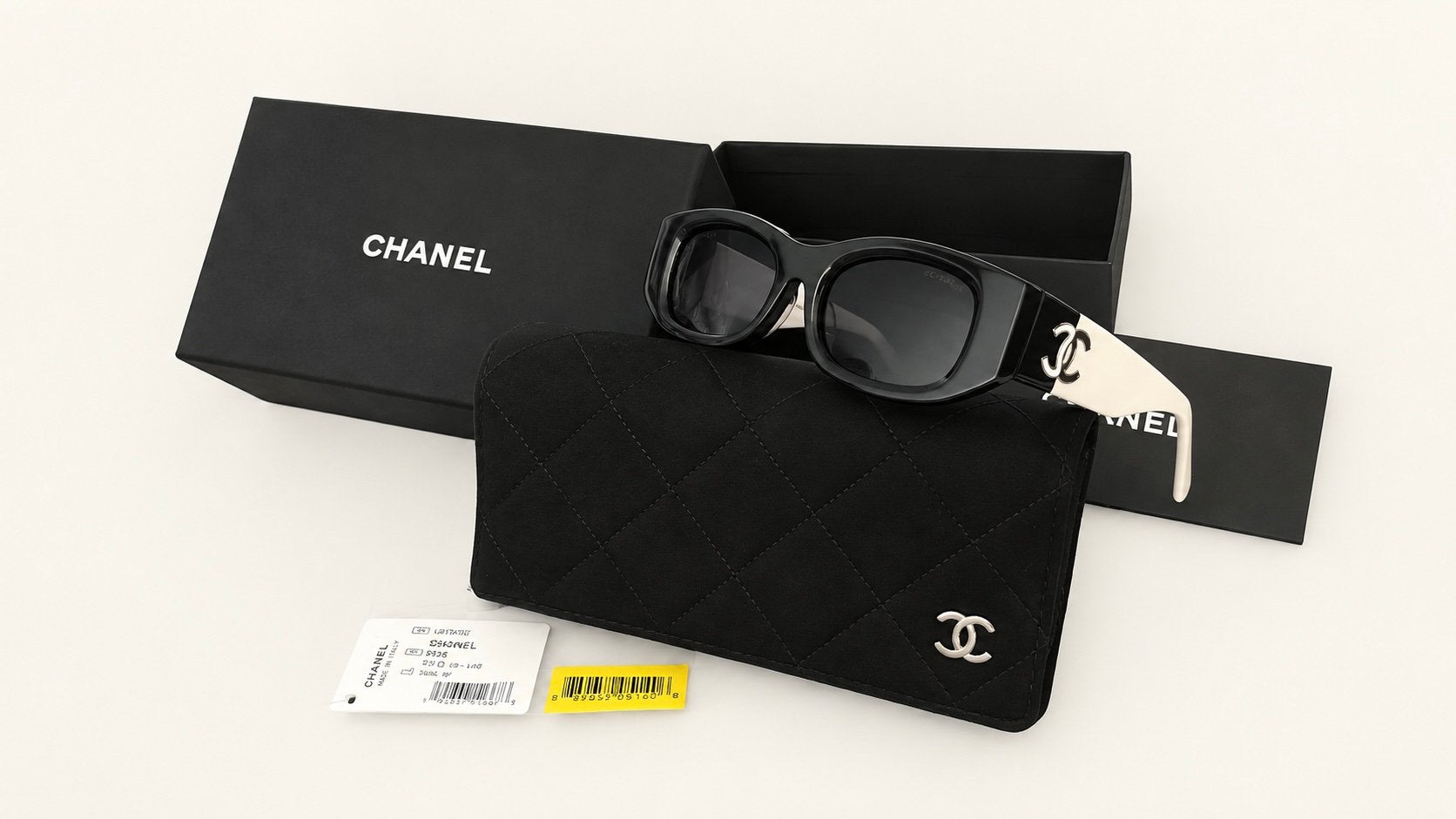 CHANEL zonnebril zwart – compleet met doos & accessoires, Bijoux, Sacs & Beauté, Neuf, Autres marques, Enlèvement ou Envoi, Lunettes