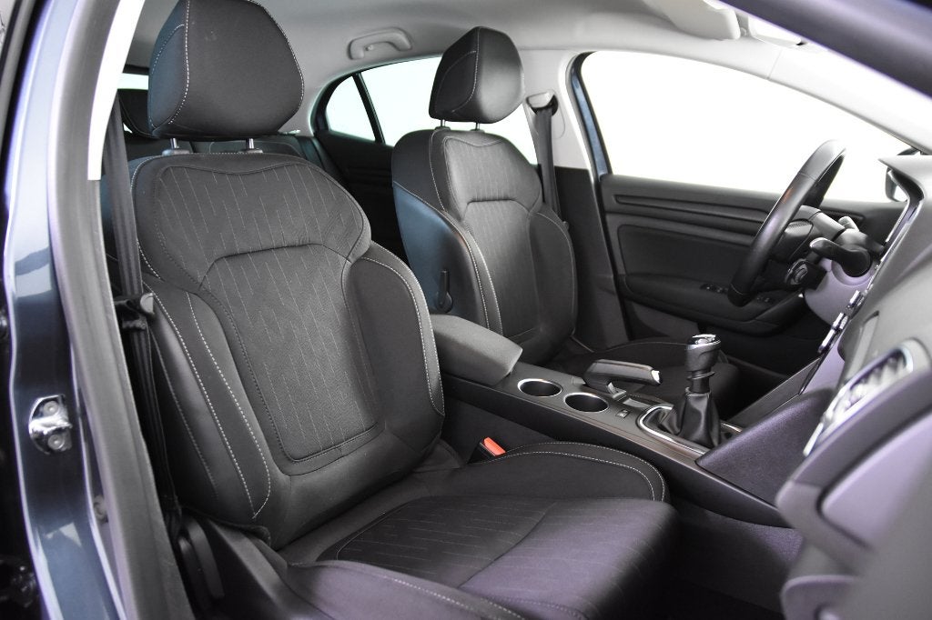 Renault Megane Limited *1ste Eigenaar*Navigatie*Keyless*, Voorwielaandrijving, Dealer onderhouden, Stof, 4 cilinders