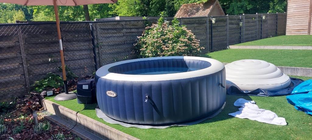 Intex jacuzzi 6 pers, Ophalen, Zo goed als nieuw, Filter, Opblaasbaar