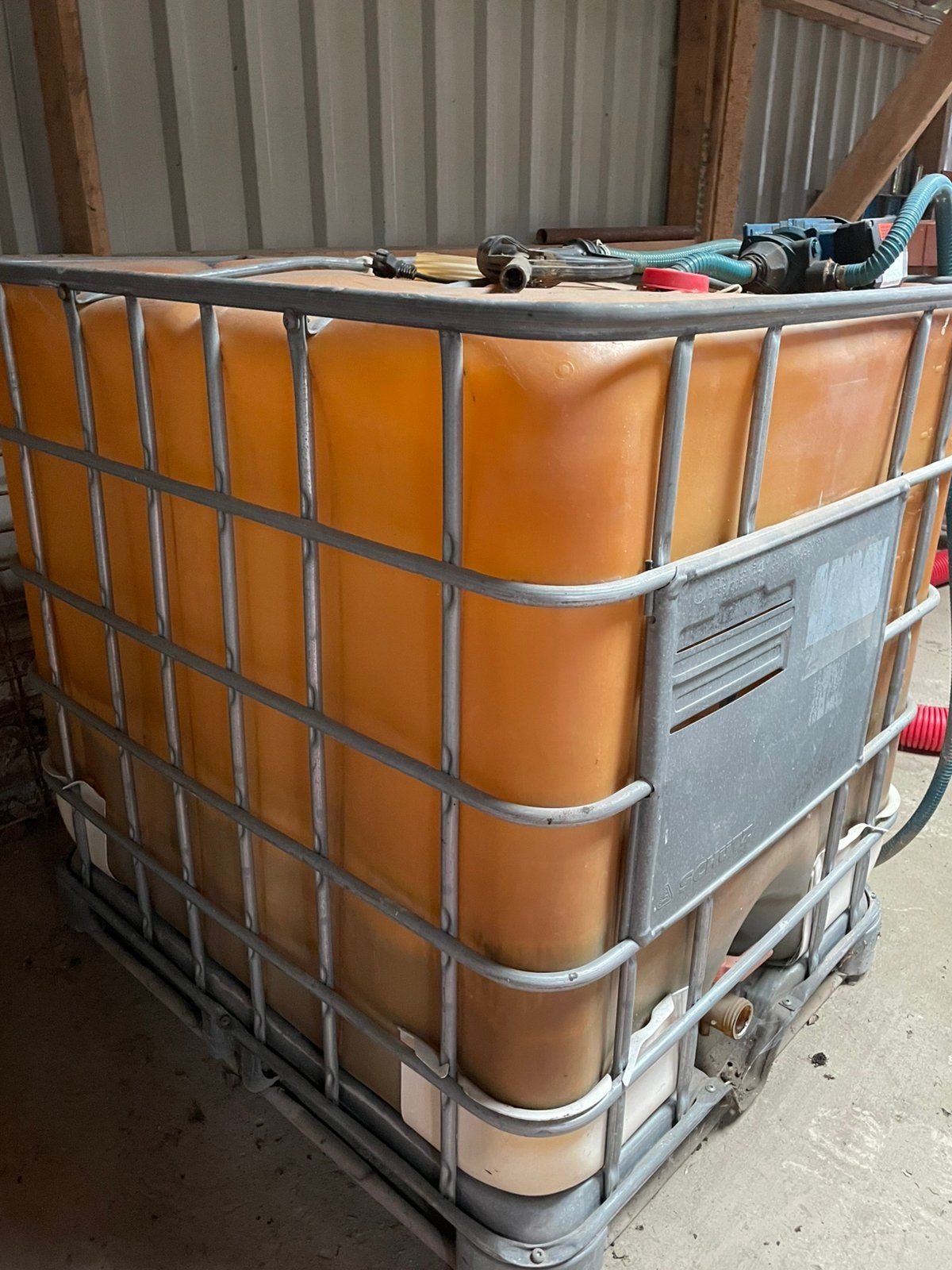 Vat met diesel pomp, Ophalen