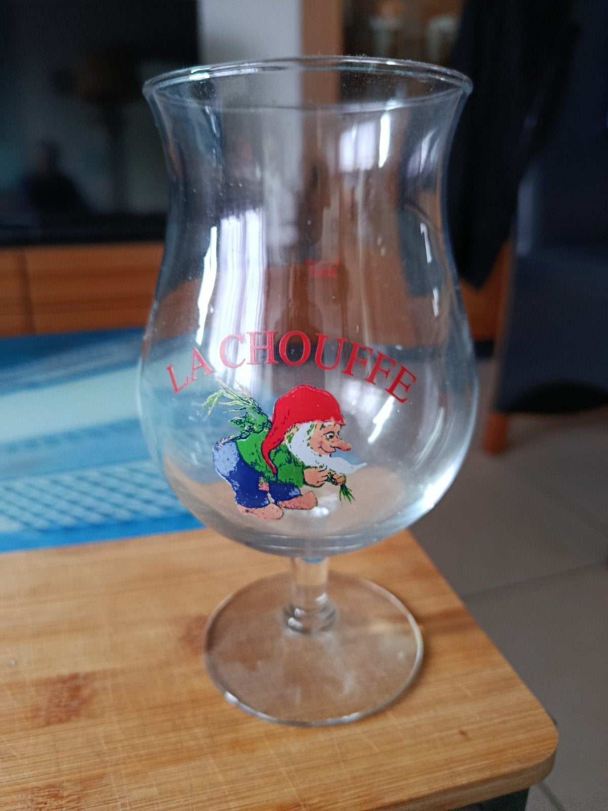 6  verres à  bières, Enlèvement