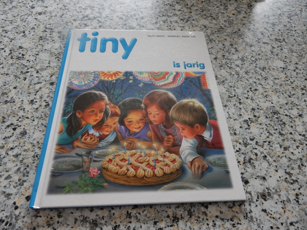 nr.556 - Tiny is jarig, Ophalen of Verzenden, Zo goed als nieuw, Fictie algemeen