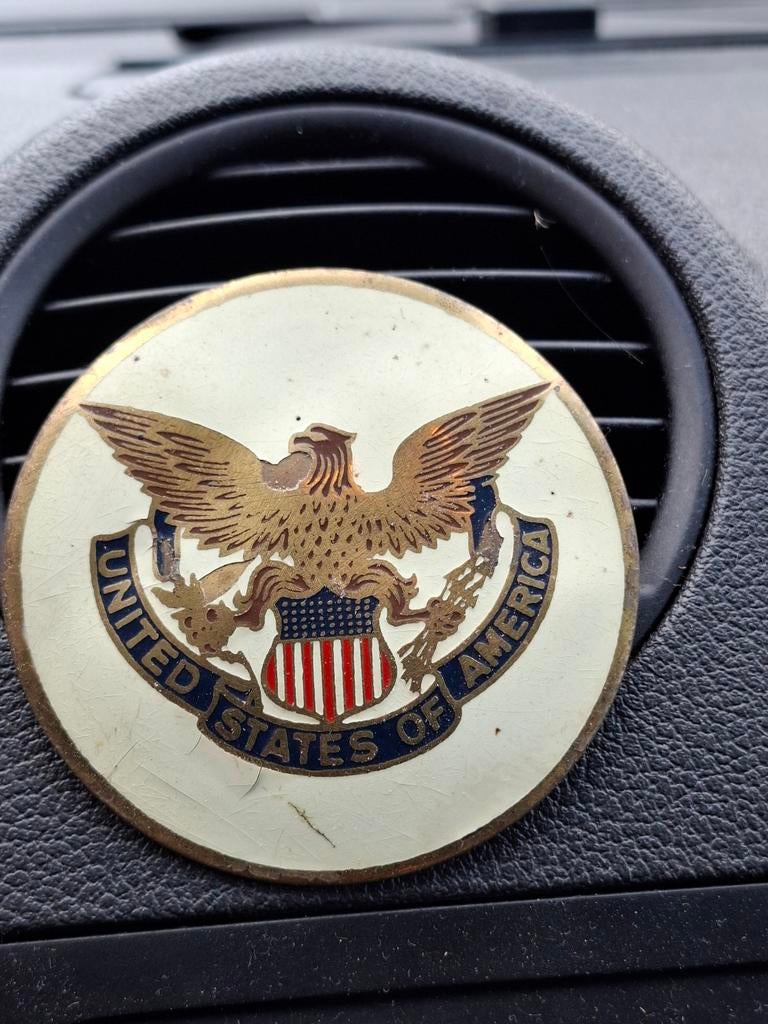 USA Embleem, Enlèvement