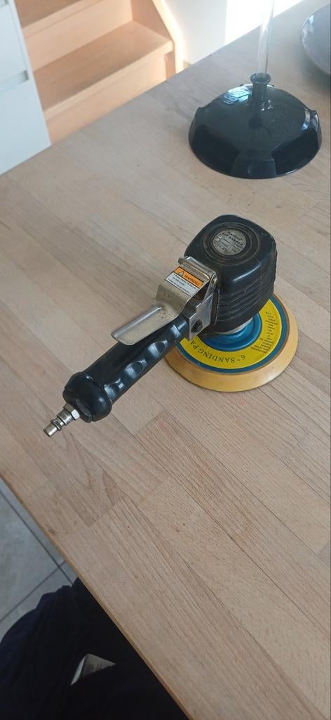 Sanding pad op luchtdruk, Doe-het-zelf en Bouw, Compressors, Ophalen of Verzenden