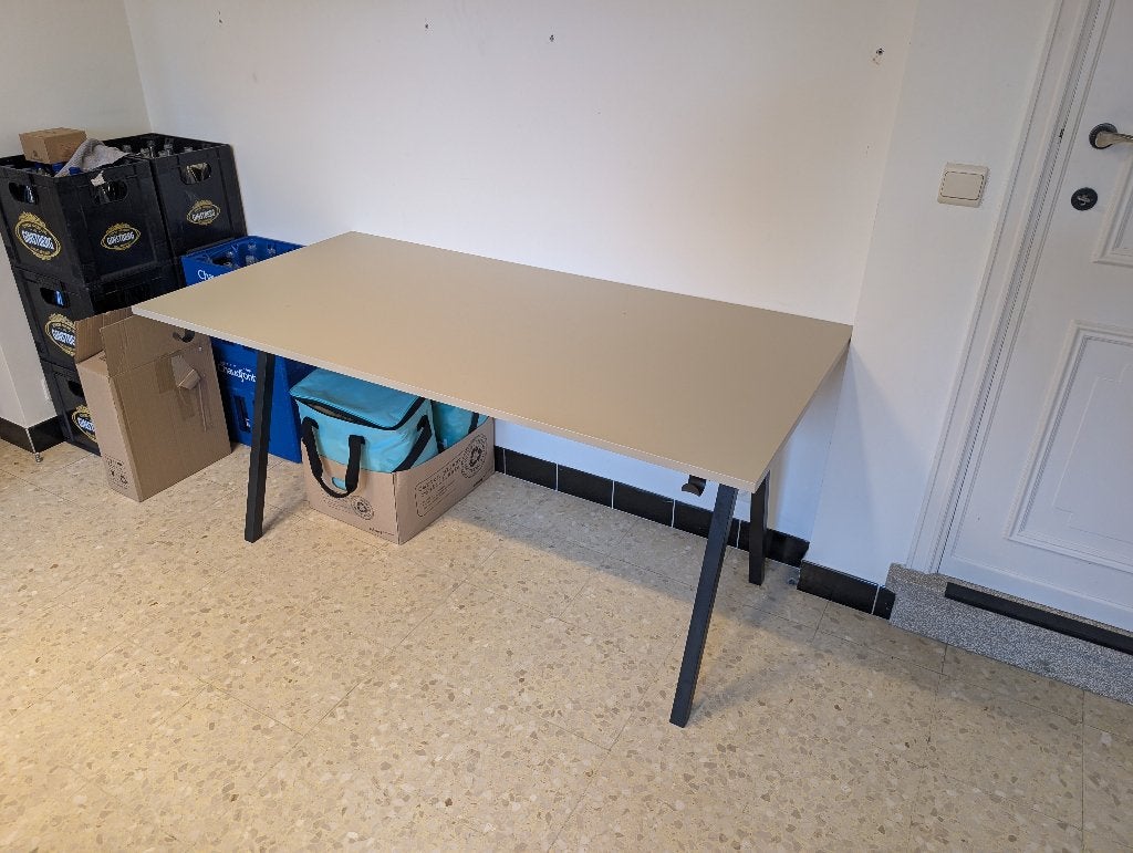 Vente bureau IKEA Trotten 160x80 cm, Maison & Meubles, Scandinave, 160 cm, Bureau d'ordinateur, Comme neuf